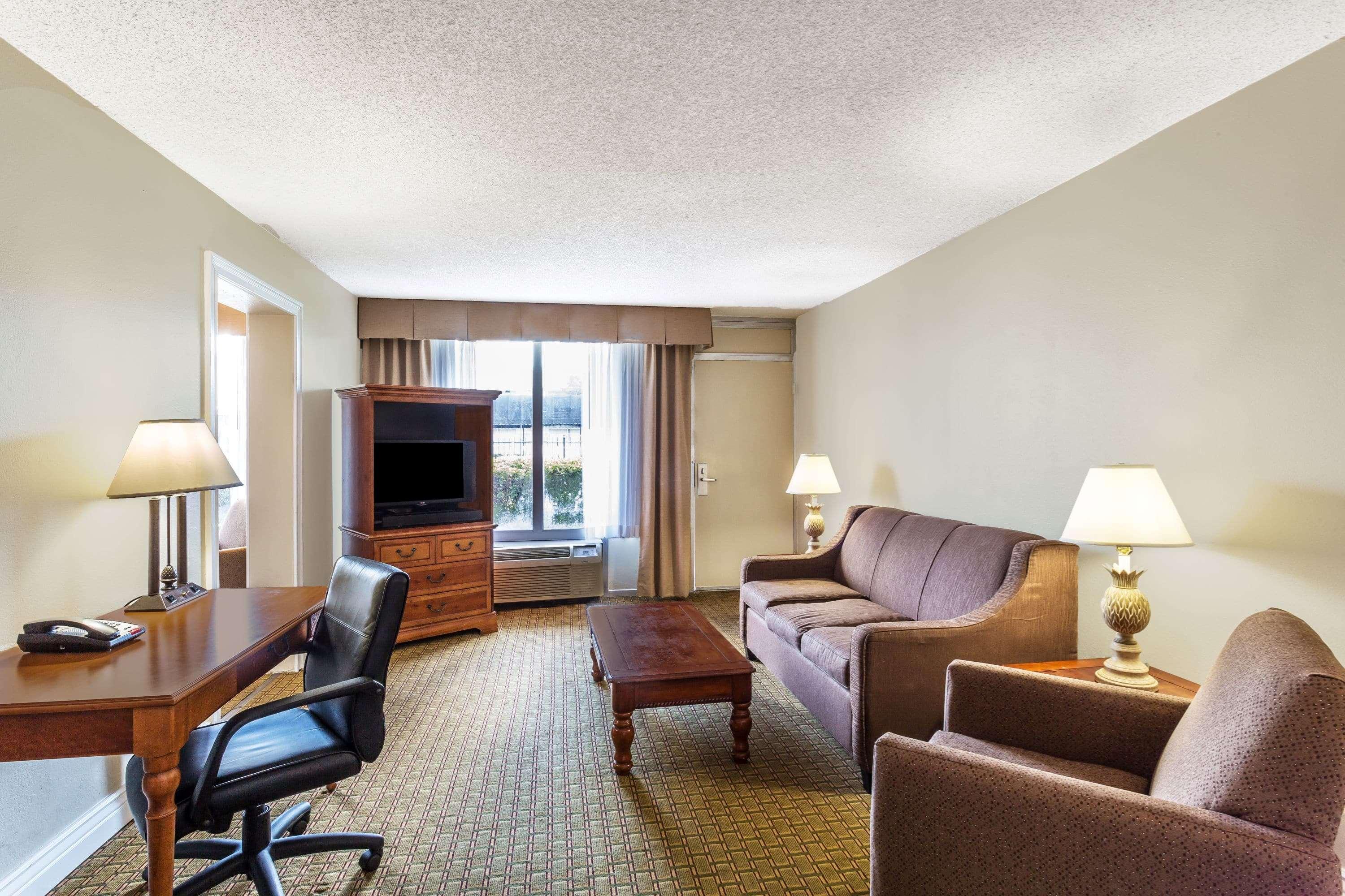 Ramada By Wyndham Houma Hotell Eksteriør bilde